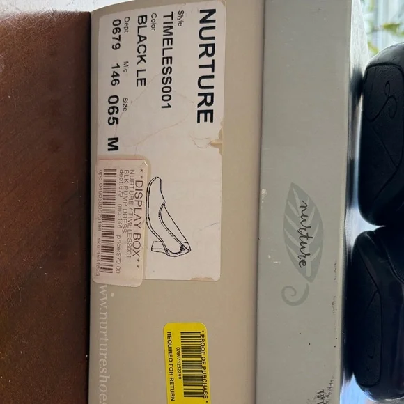 Nurture by Lamaze Black Leather Heels - Picture 9 of 9